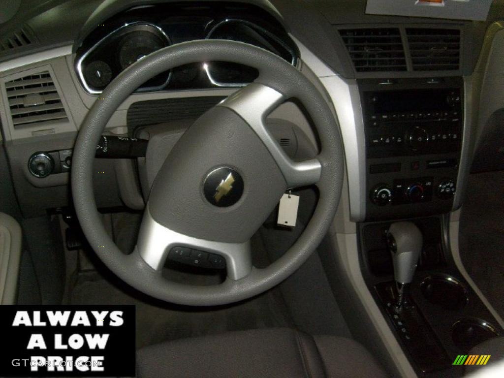 2010 Traverse LS AWD - Silver Ice Metallic / Dark Gray/Light Gray photo #11