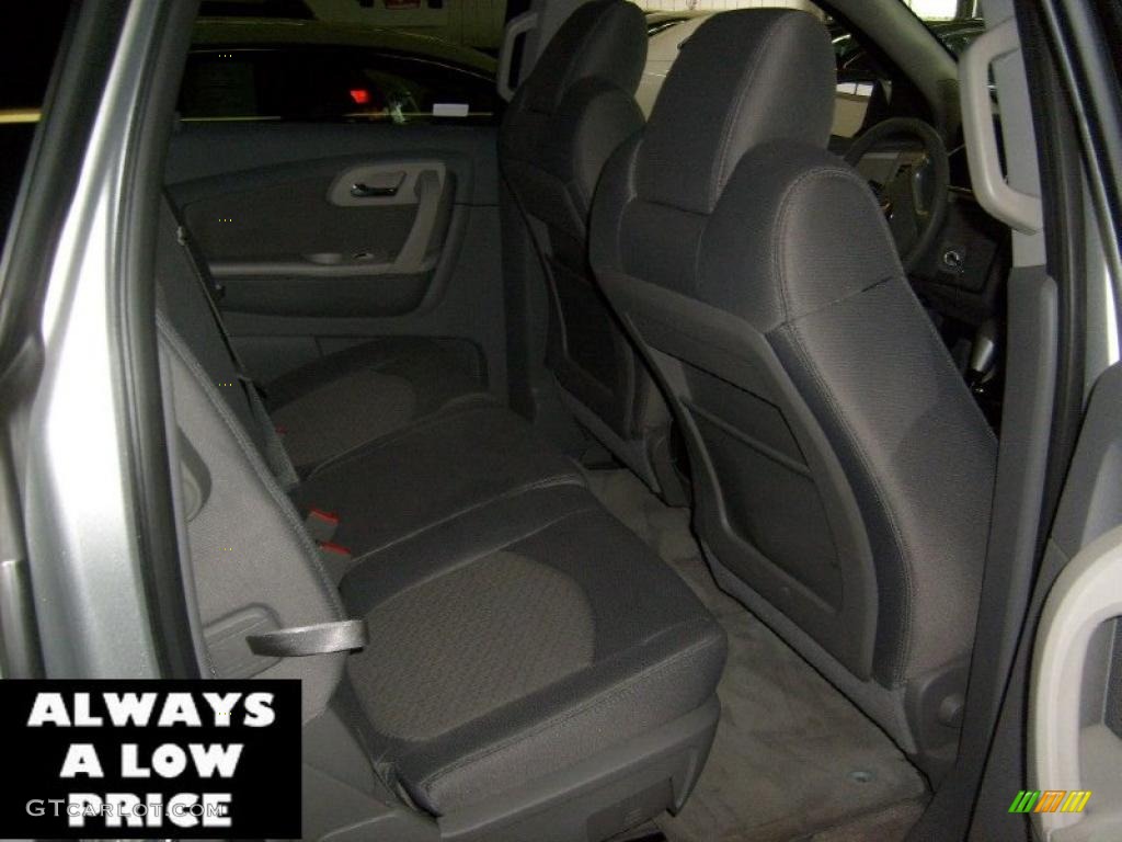 2010 Traverse LS AWD - Silver Ice Metallic / Dark Gray/Light Gray photo #14