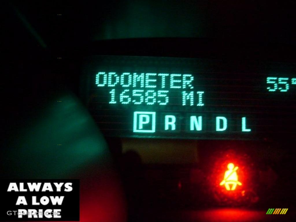2010 Traverse LS AWD - Silver Ice Metallic / Dark Gray/Light Gray photo #20