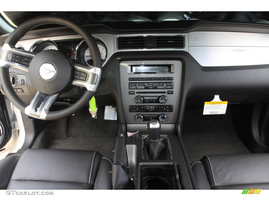 2011 Mustang GT Premium Coupe - Performance White / Charcoal Black photo #12