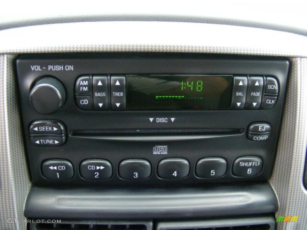 2004 Explorer XLT 4x4 - Dark Blue Pearl Metallic / Graphite photo #20