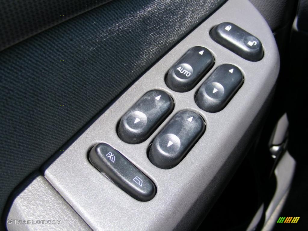 2004 Explorer XLT 4x4 - Dark Blue Pearl Metallic / Graphite photo #22