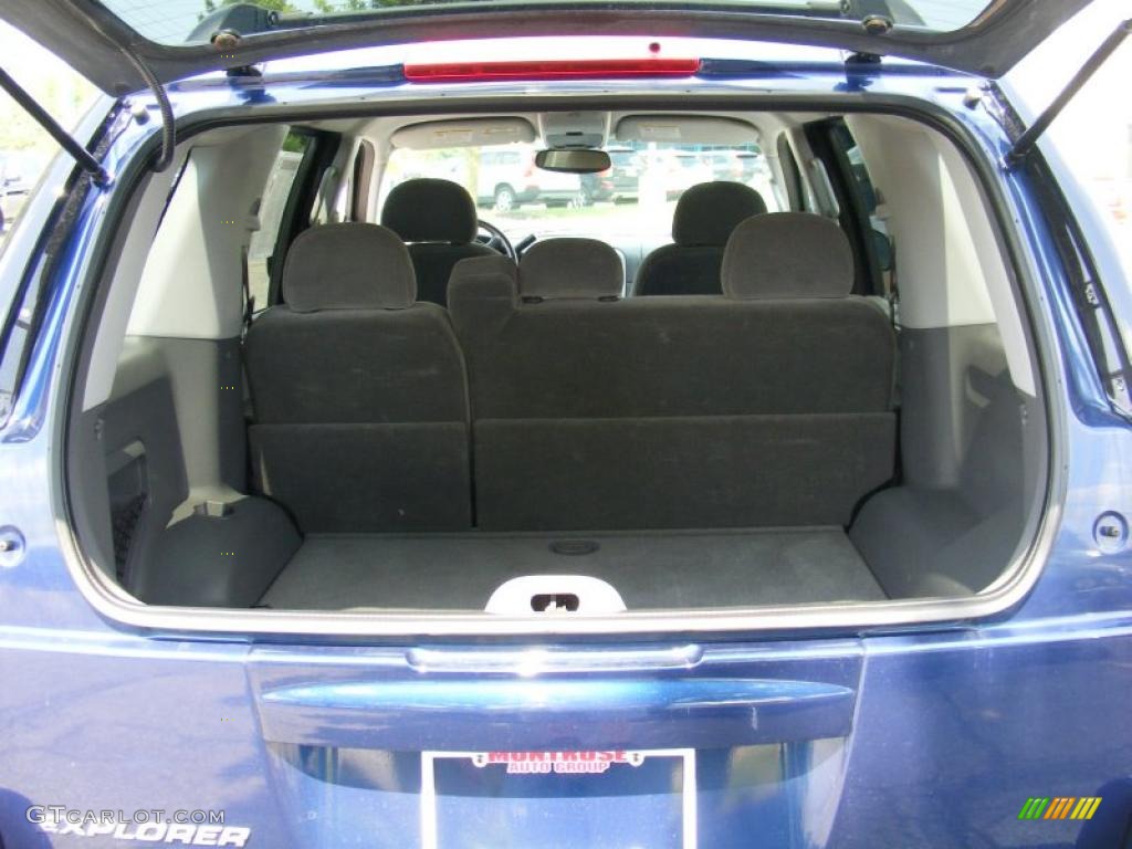 2004 Explorer XLT 4x4 - Dark Blue Pearl Metallic / Graphite photo #26