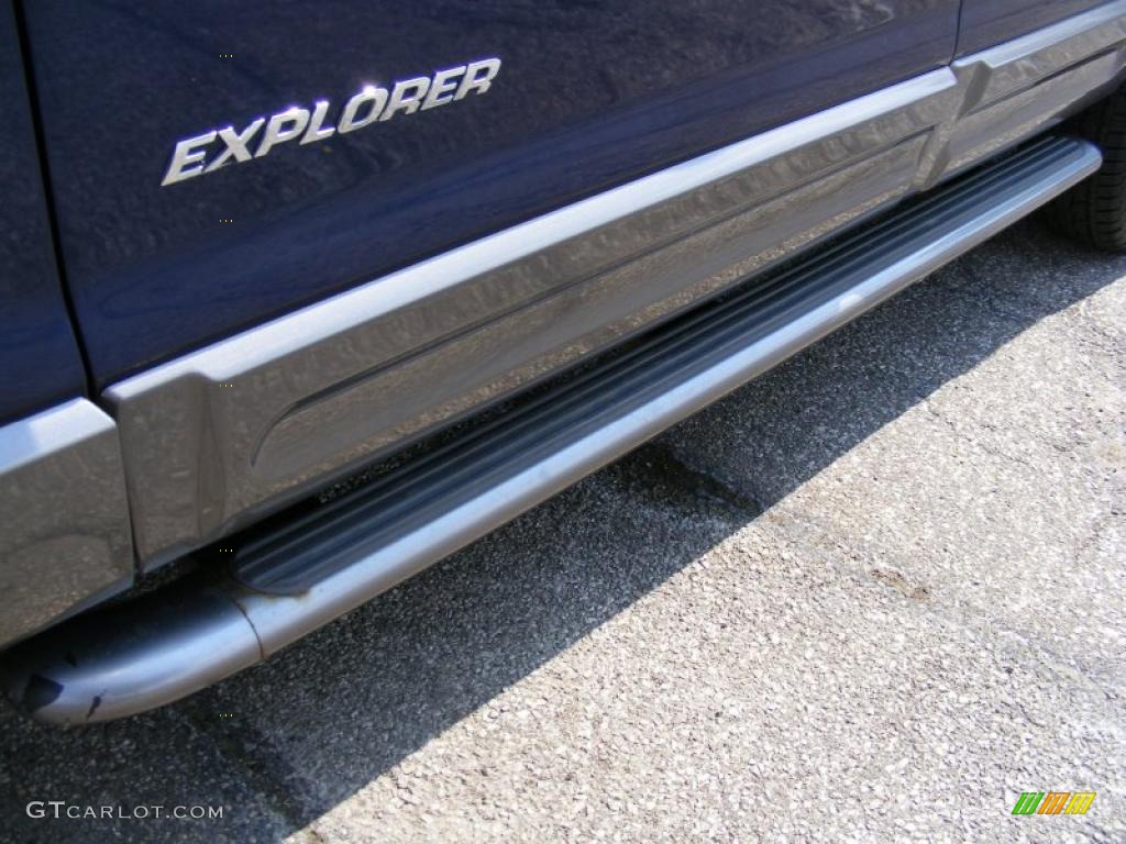 2004 Explorer XLT 4x4 - Dark Blue Pearl Metallic / Graphite photo #29