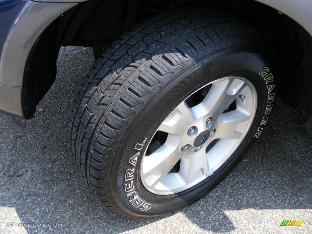2004 Explorer XLT 4x4 - Dark Blue Pearl Metallic / Graphite photo #30