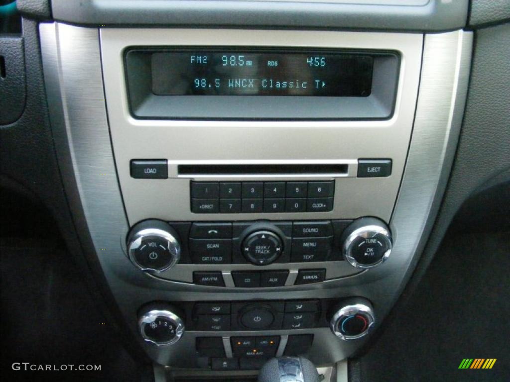 2010 Fusion SE V6 - Tuxedo Black Metallic / Charcoal Black photo #19