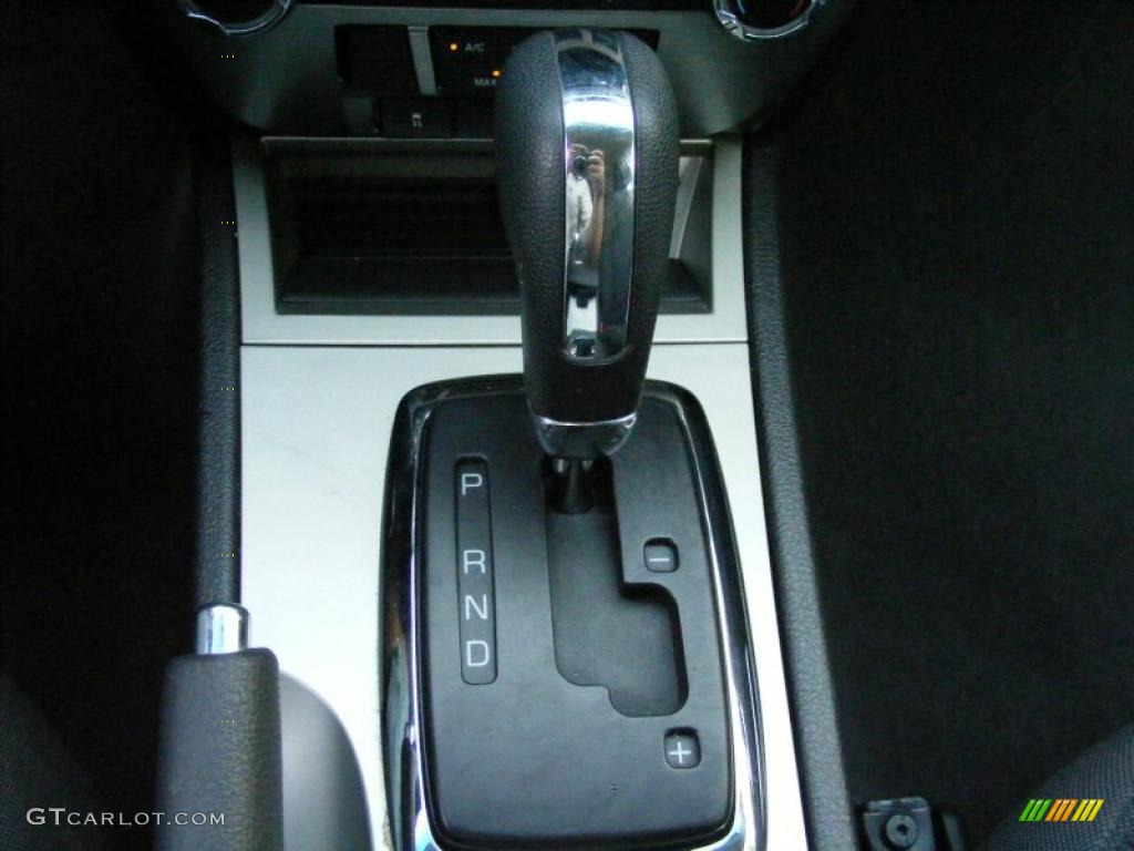 2010 Fusion SE V6 - Tuxedo Black Metallic / Charcoal Black photo #22