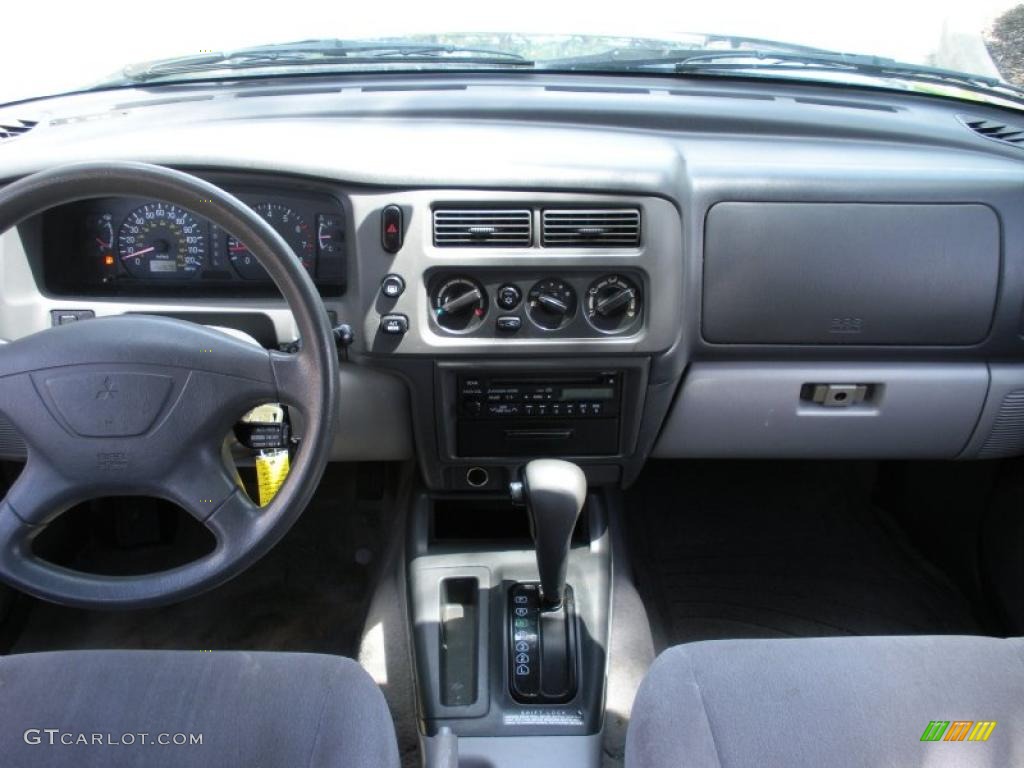 2001 Montero Sport LS - Royal Blue Pearl / Gray photo #18