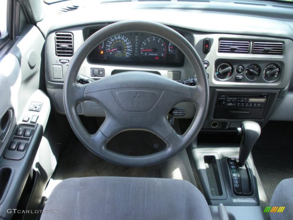 2001 Montero Sport LS - Royal Blue Pearl / Gray photo #19