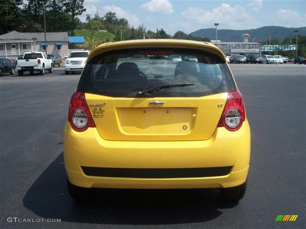 2010 Aveo Aveo5 LT - Summer Yellow / Charcoal photo #6