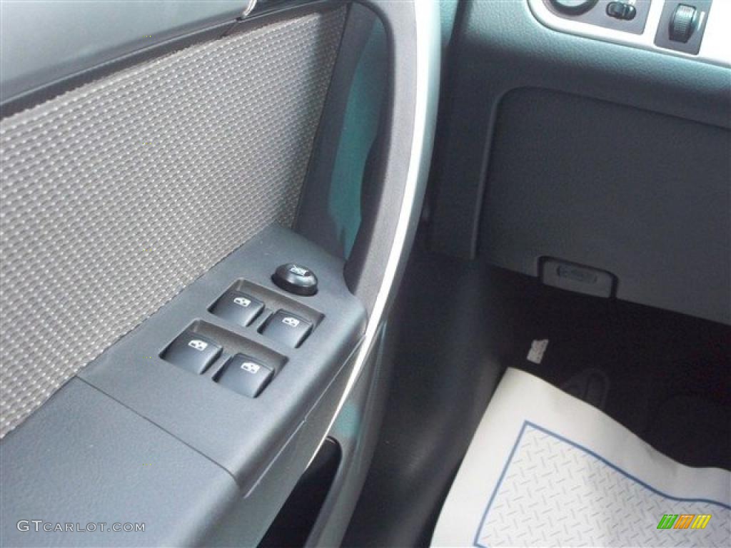 2010 Aveo Aveo5 LT - Summer Yellow / Charcoal photo #16
