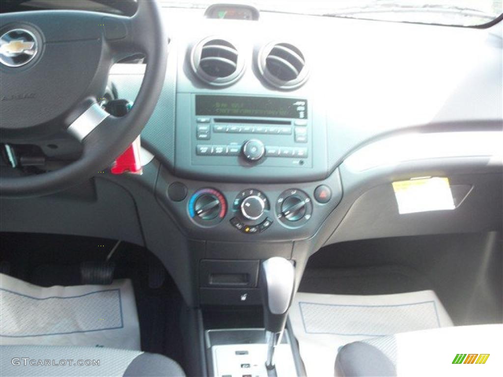 2010 Aveo Aveo5 LT - Summer Yellow / Charcoal photo #19