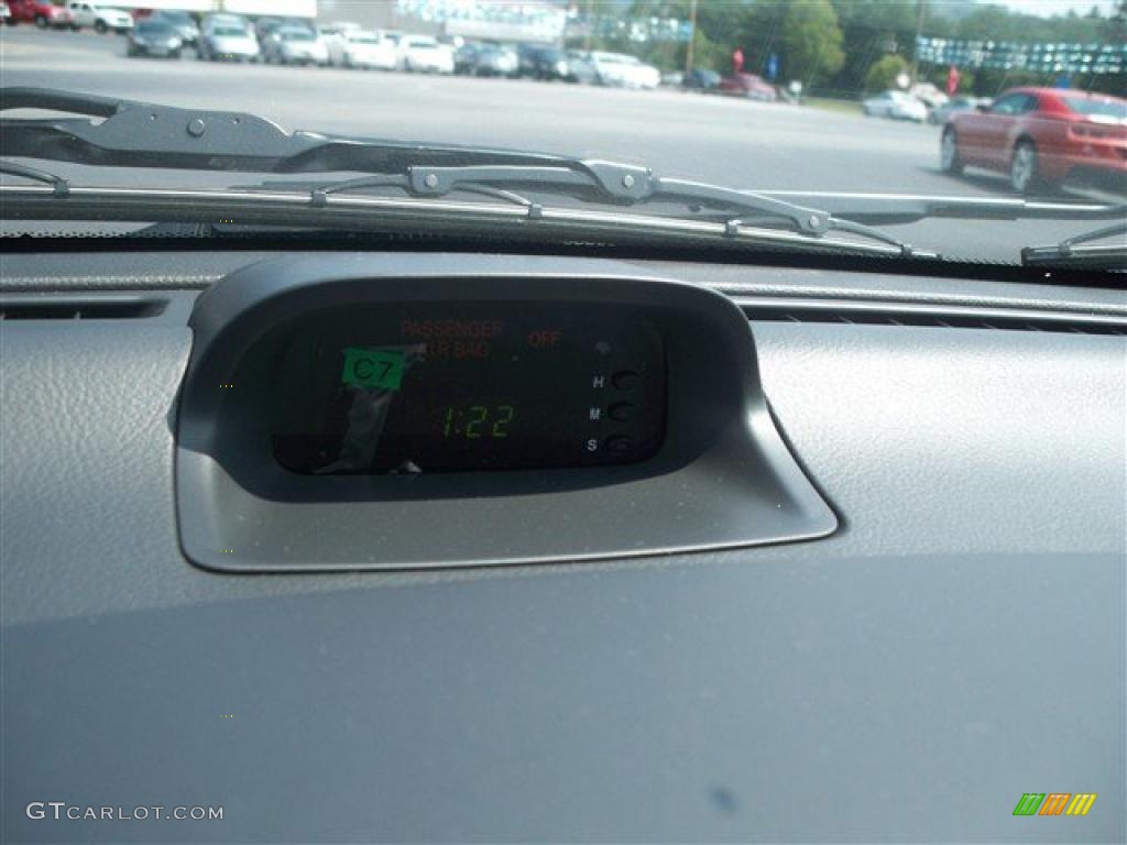 2010 Aveo Aveo5 LT - Summer Yellow / Charcoal photo #23