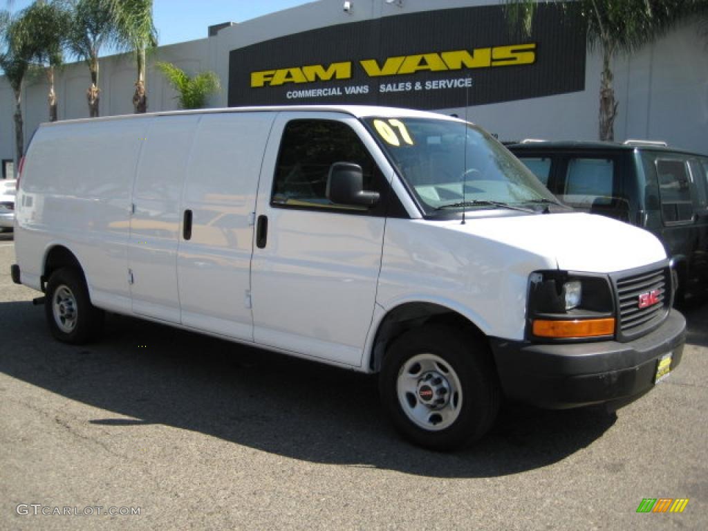 2007 Savana Van 2500 Cargo - Summit White / Medium Pewter photo #1