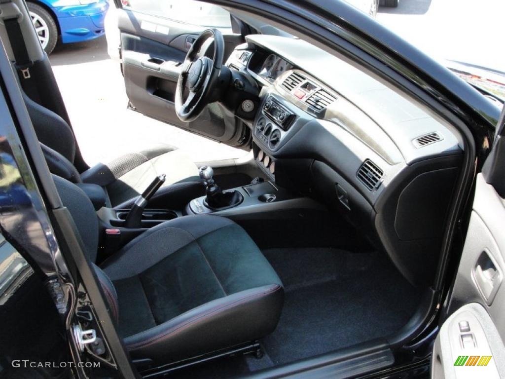 Black Alcantara Interior 2006 Mitsubishi Lancer Evolution IX MR Photo #35591148