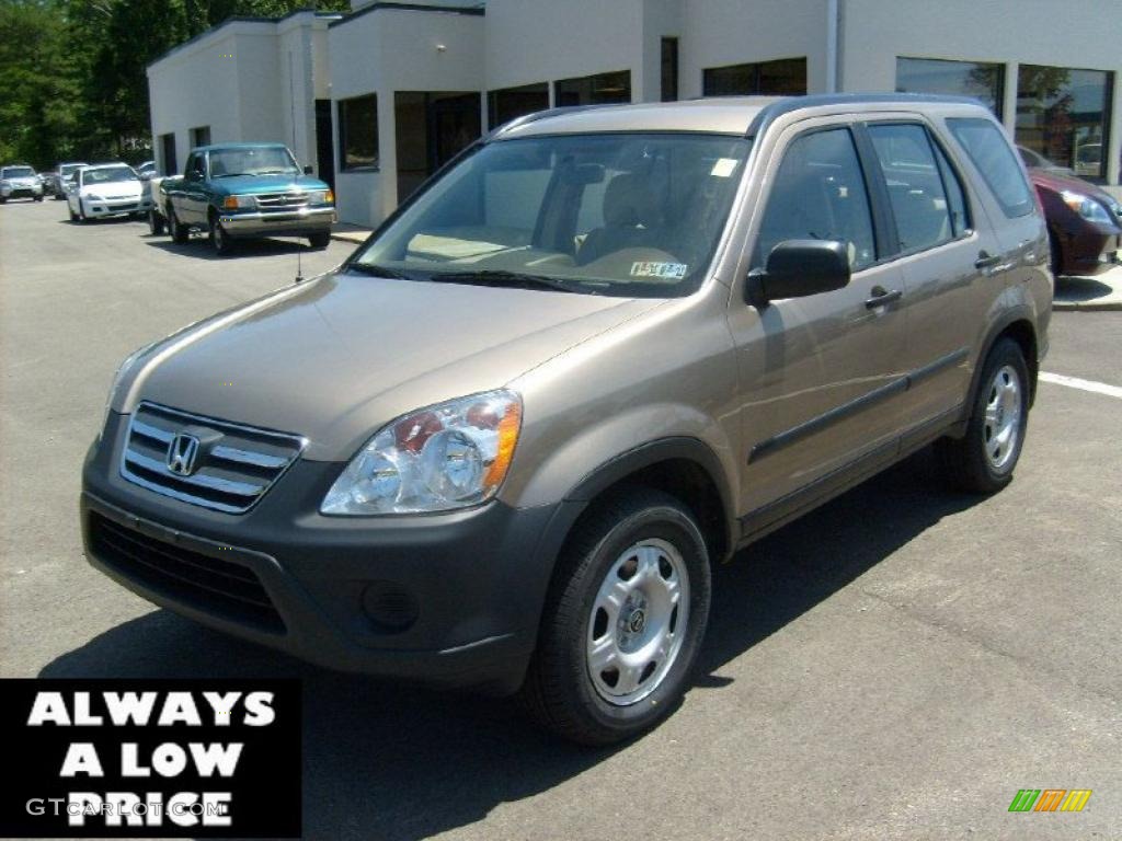 2005 CR-V LX 4WD - Sahara Sand Metallic / Ivory photo #3