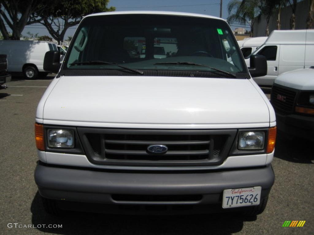 2006 E Series Van E150 Cargo - Oxford White / Medium Flint Grey photo #2