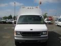 1999 Oxford White Ford E Series Cutaway E350 Commercial Utility Truck  photo #2