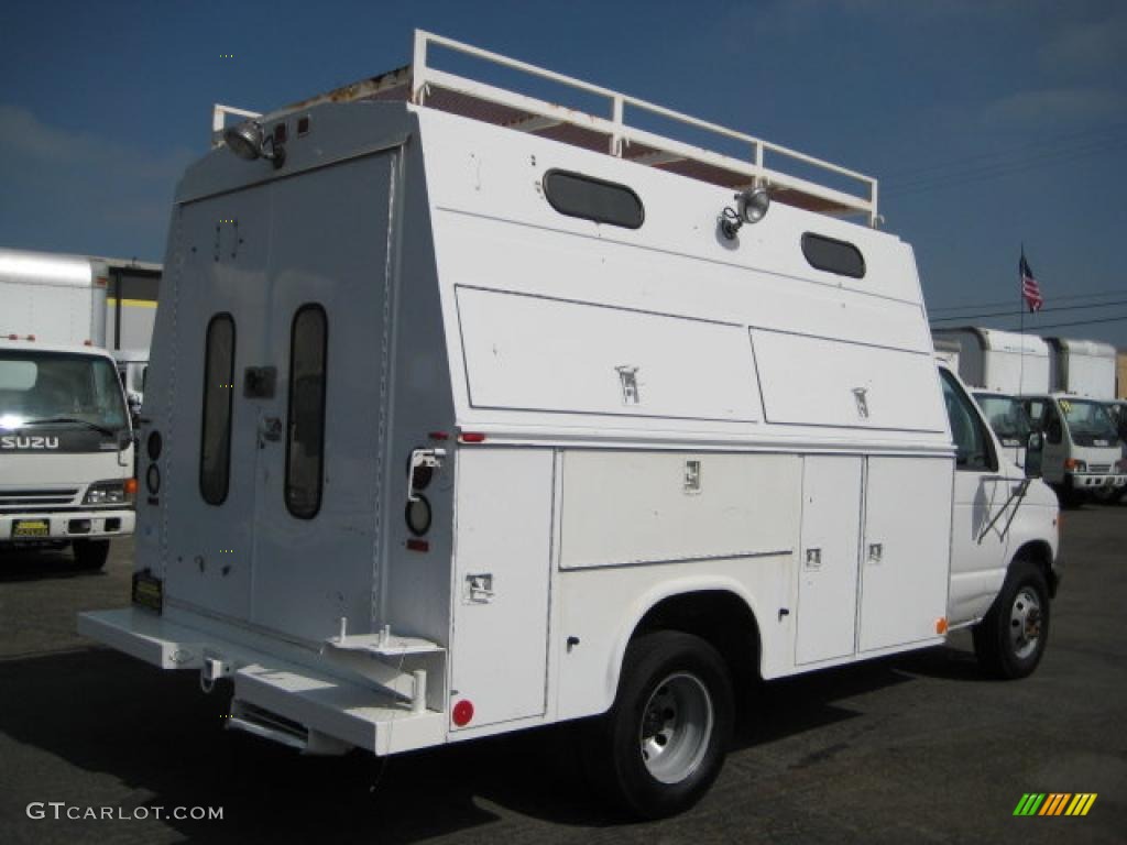 1999 E Series Cutaway E350 Commercial Utility Truck - Oxford White / Medium Graphite photo #3