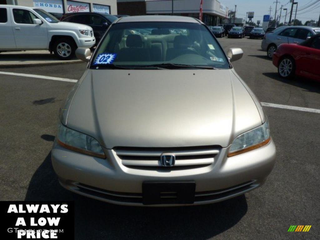 2002 Accord LX Sedan - Naples Gold Metallic / Ivory photo #2