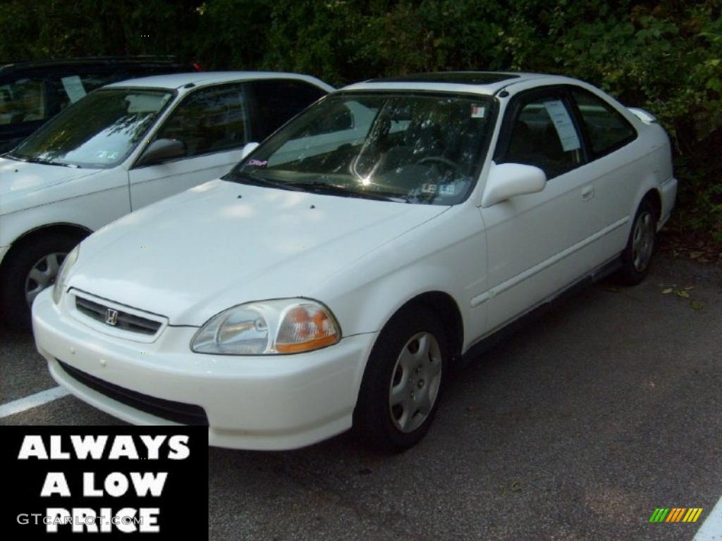 Taffeta White Honda Civic
