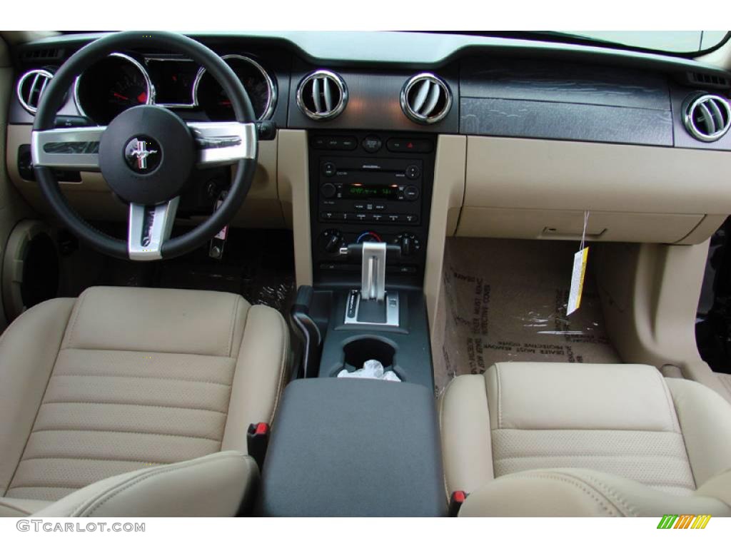 2007 Mustang GT Premium Coupe - Black / Medium Parchment photo #12