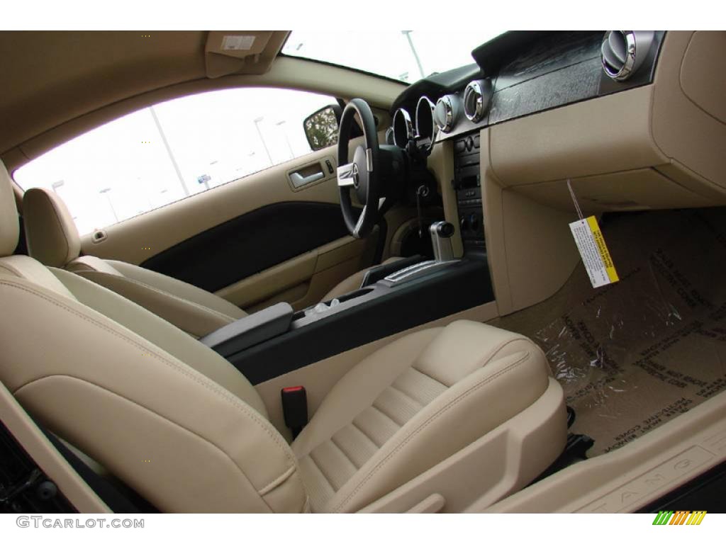 2007 Mustang GT Premium Coupe - Black / Medium Parchment photo #23