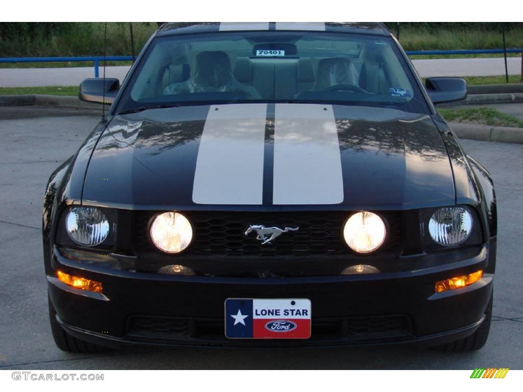 2007 Mustang GT Premium Coupe - Black / Medium Parchment photo #5