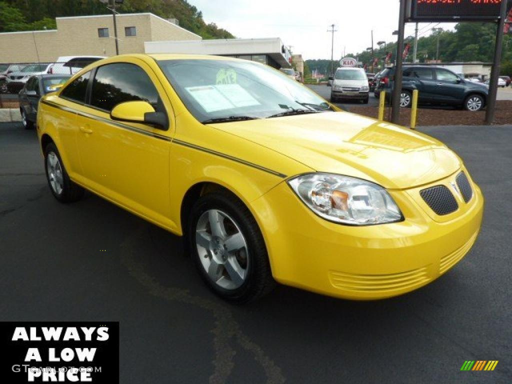 Competition Yellow Pontiac G5