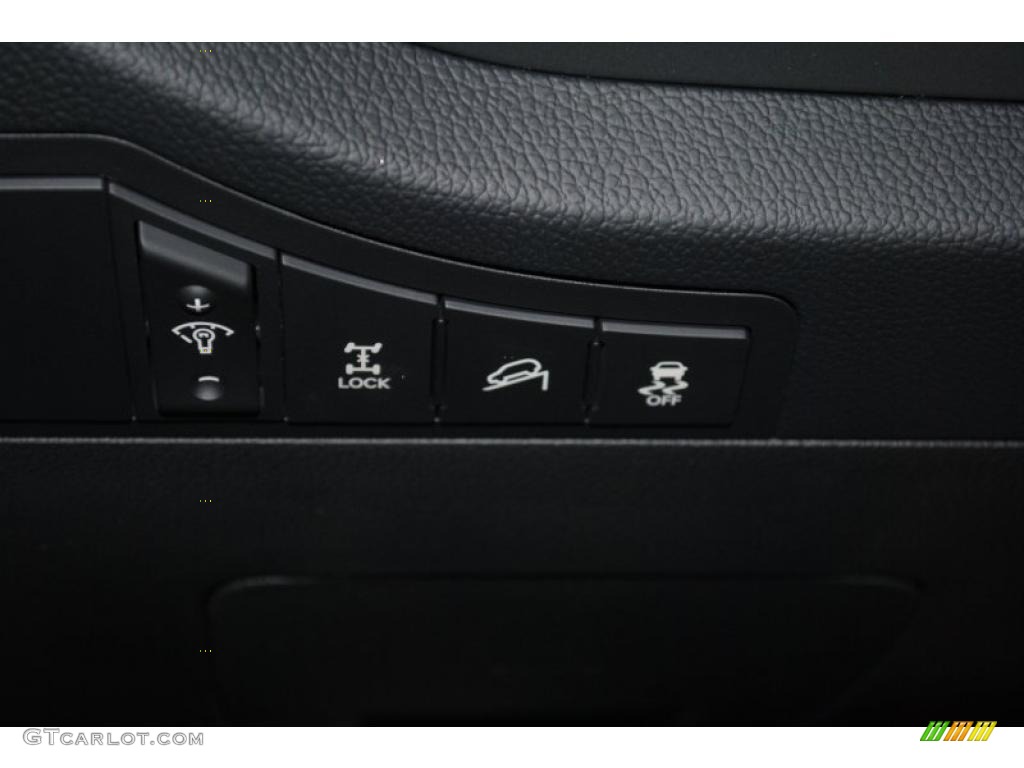2011 Sportage LX AWD - Bright Silver / Black photo #26