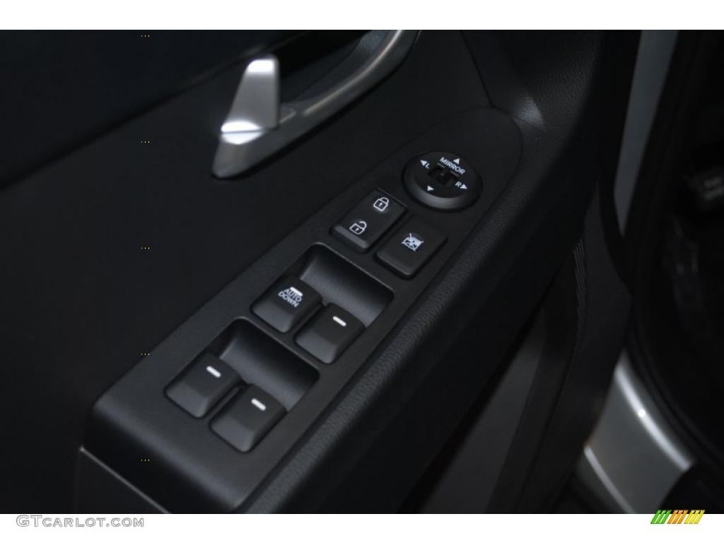 2011 Sportage LX AWD - Bright Silver / Black photo #40