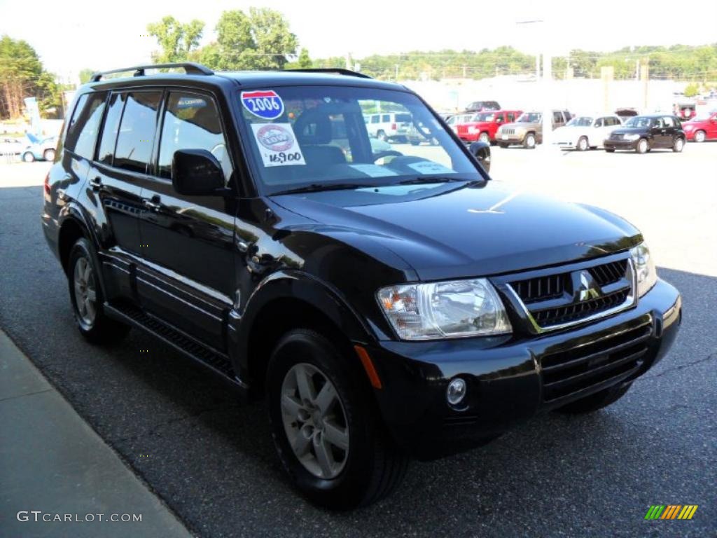 2006 Montero Limited 4x4 - Midnight Black / Charcoal photo #5