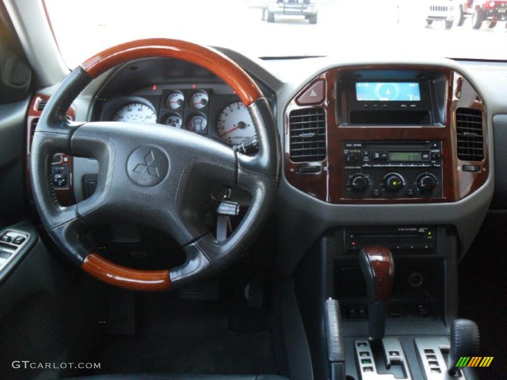 2006 Montero Limited 4x4 - Midnight Black / Charcoal photo #18