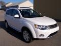 Diamond White Pearl - Outlander SE 4WD Photo No. 7