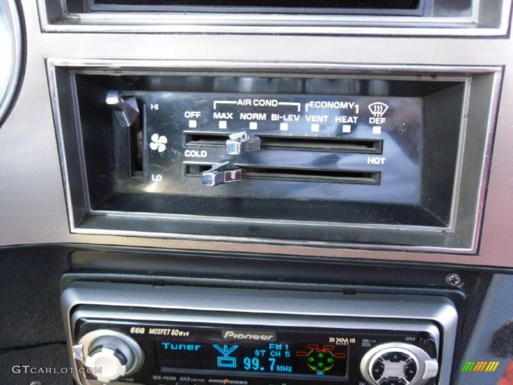 1986 Chevrolet C/K C20 Custom Deluxe Regular Cab Controls Photos