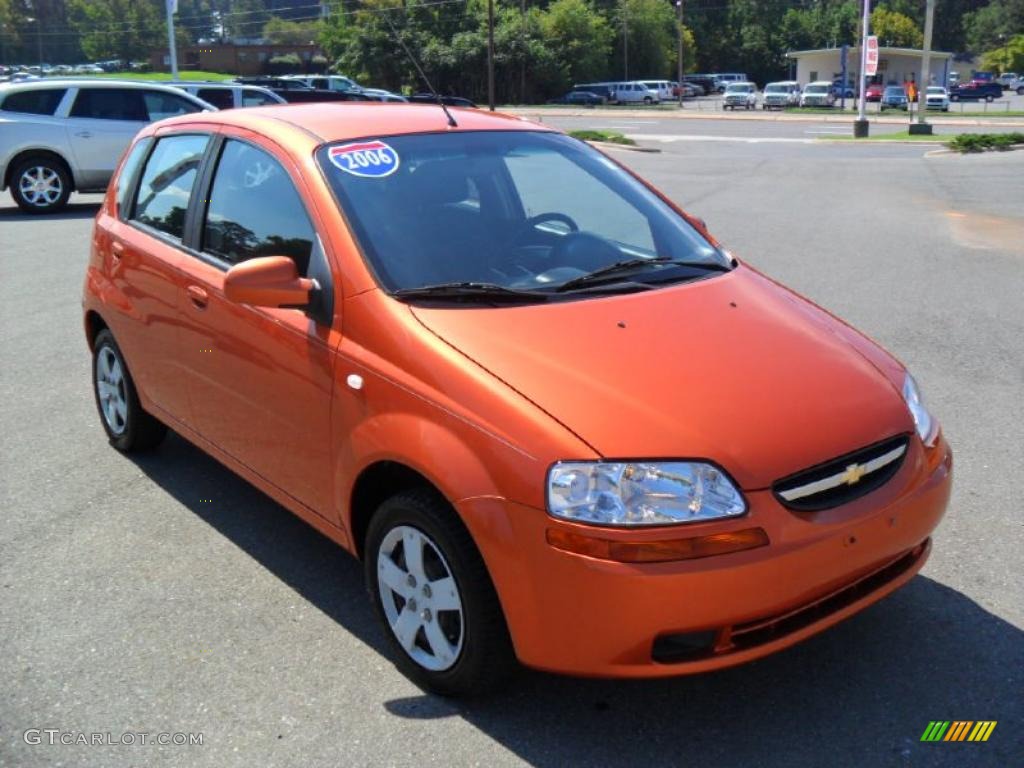 2006 Aveo LS Hatchback - Spicy Orange / Charcoal photo #5