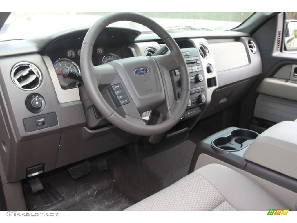 2010 F150 XLT SuperCrew - Tuxedo Black / Medium Stone photo #4