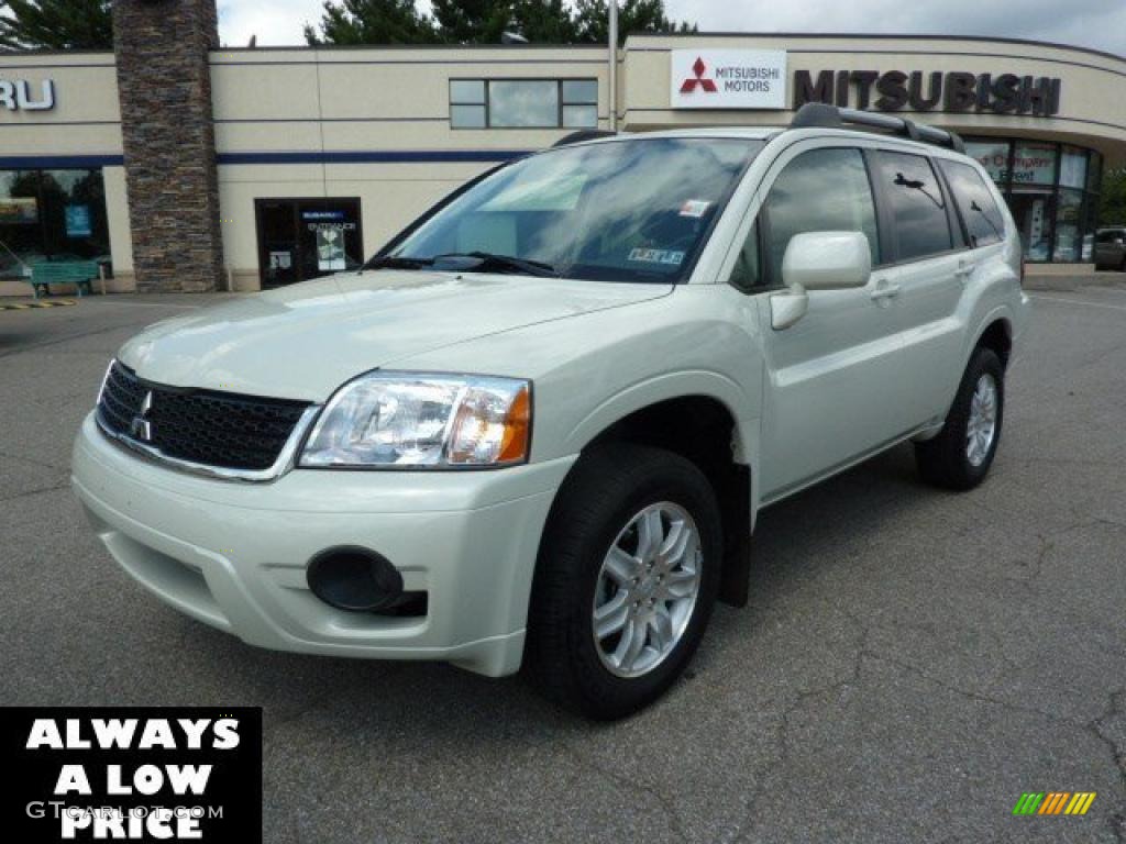 Dover White Pearl Mitsubishi Endeavor