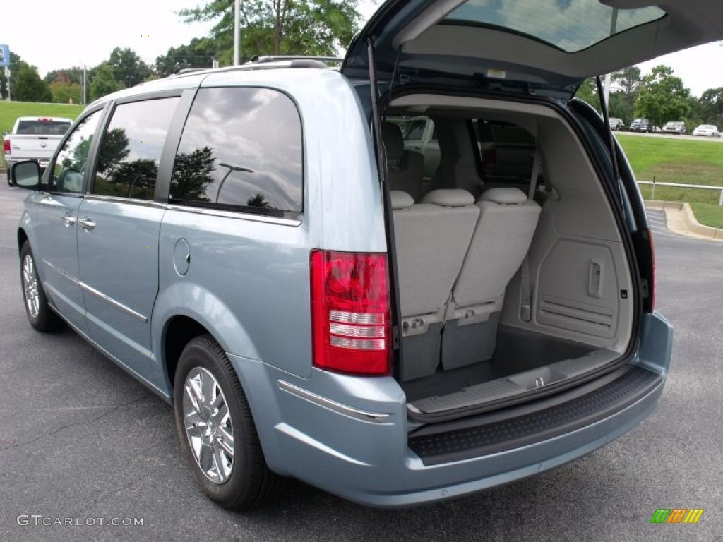 2010 Town & Country Limited - Clearwater Blue Pearl / Medium Slate Gray/Light Shale photo #8