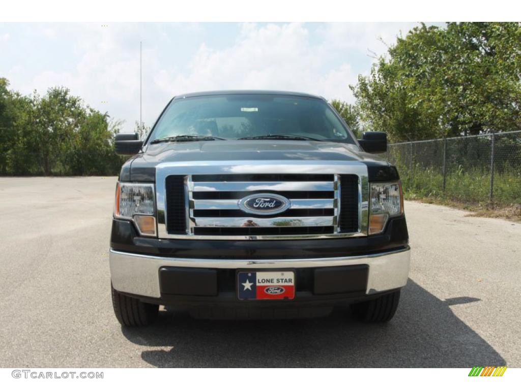 2010 F150 XLT SuperCrew - Tuxedo Black / Medium Stone photo #9