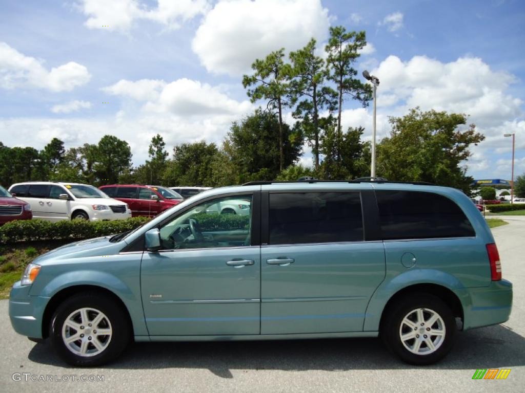 2008 Town & Country Touring Signature Series - Clearwater Blue Pearlcoat / Medium Pebble Beige/Cream photo #2