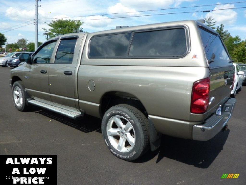 2008 Ram 1500 Big Horn Edition Quad Cab 4x4 - Light Khaki Metallic / Khaki photo #5