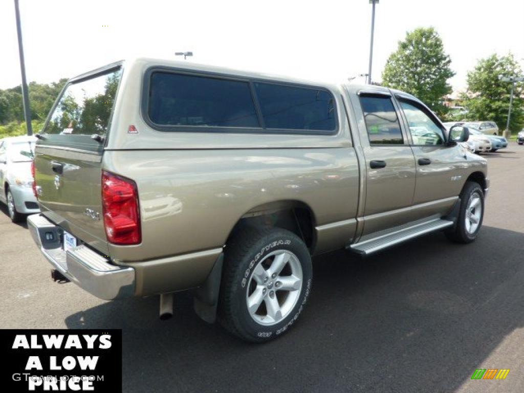 2008 Ram 1500 Big Horn Edition Quad Cab 4x4 - Light Khaki Metallic / Khaki photo #7