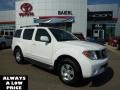 Avalanche White - Pathfinder SE 4x4 Photo No. 1