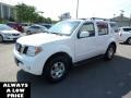 Avalanche White - Pathfinder SE 4x4 Photo No. 3