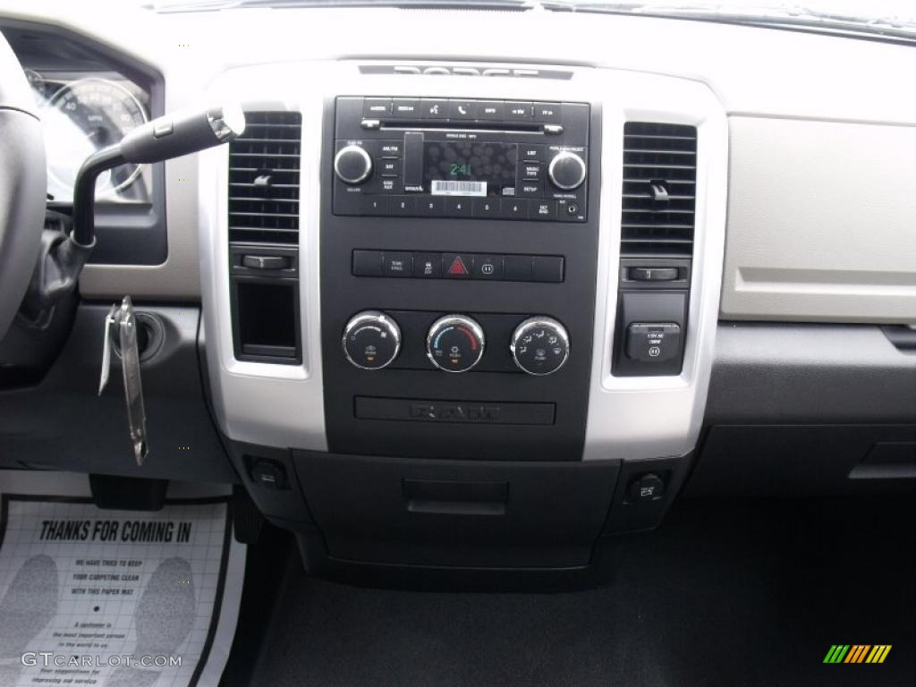 2011 Ram 1500 Big Horn Quad Cab - Deep Water Blue Pearl / Dark Slate Gray/Medium Graystone photo #11