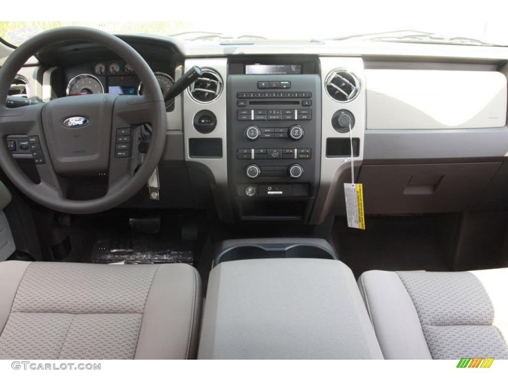 2010 F150 XLT SuperCrew - Dark Blue Pearl Metallic / Medium Stone photo #14