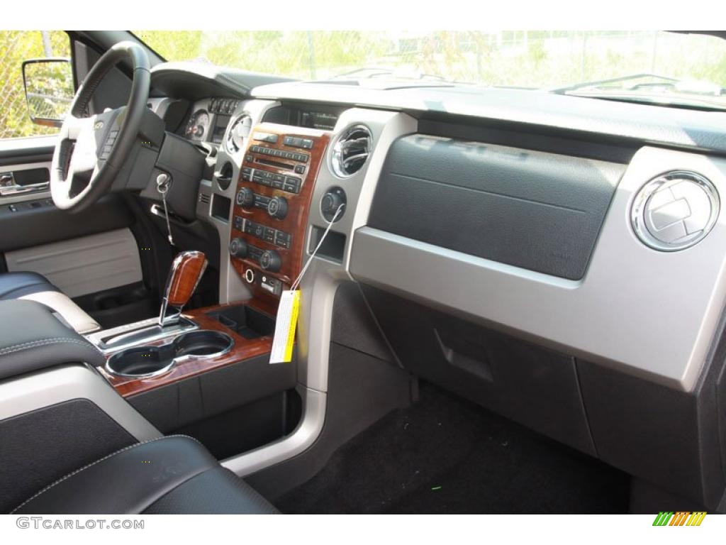 2010 F150 XLT SuperCrew - Tuxedo Black / Black photo #16