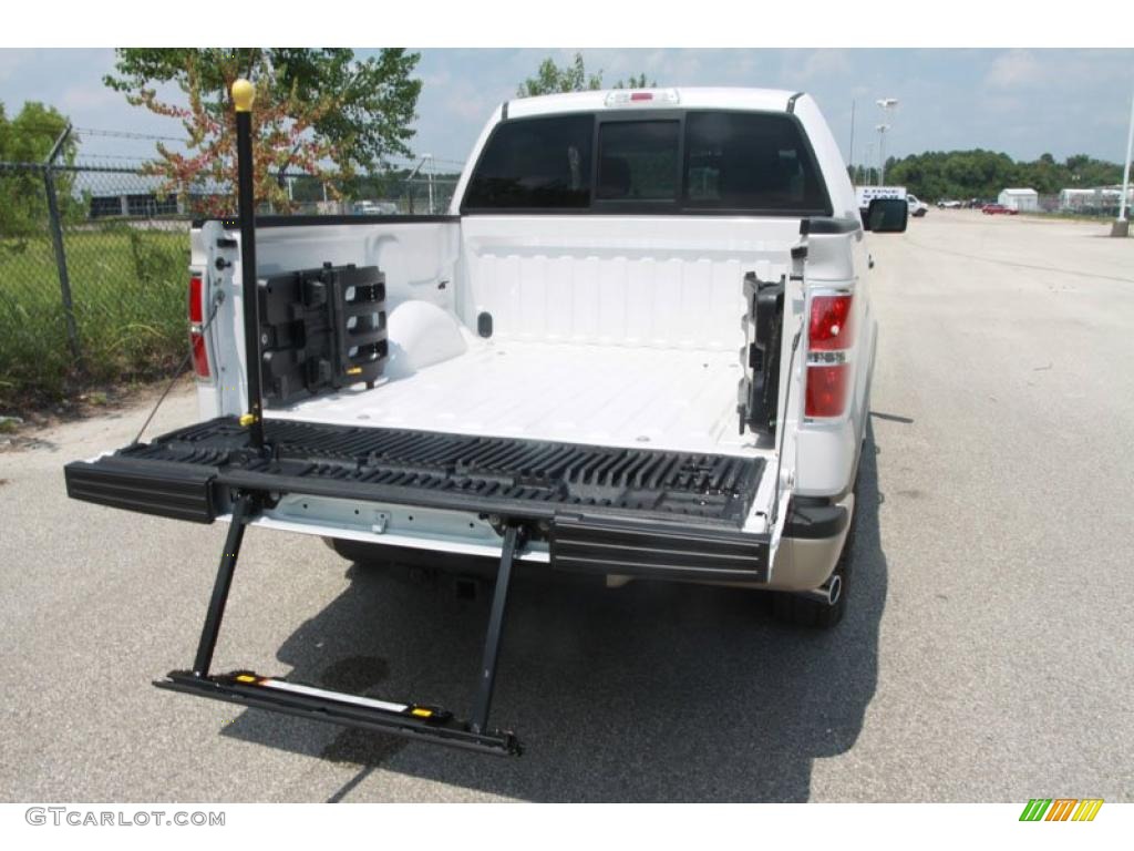 2010 F150 Lariat SuperCrew 4x4 - Ingot Silver Metallic / Black photo #14