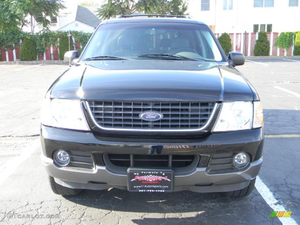 2002 Explorer XLT 4x4 - Black Clearcoat / Graphite photo #8